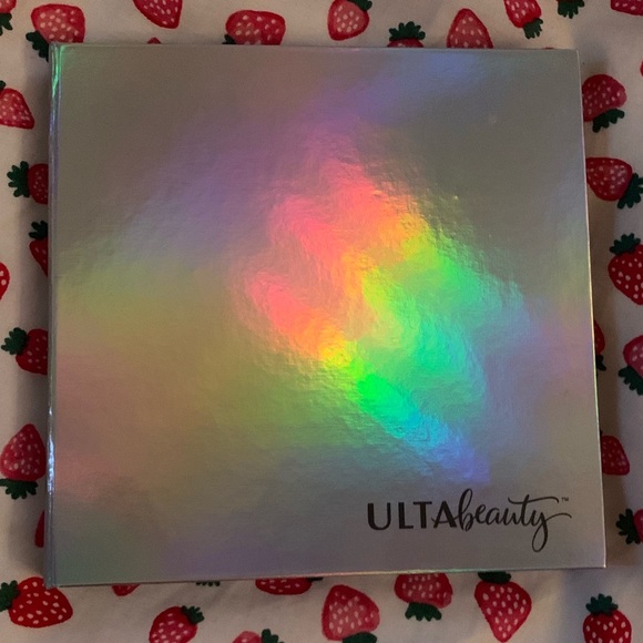 Ulta Beauty Other - NEW NEVER USED ! Holographic Ulta beauty set